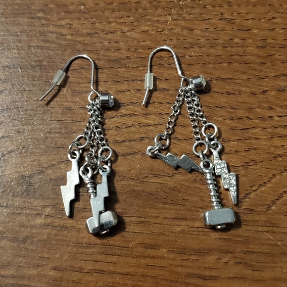 Thor Earrings - Picture 3 of 3
